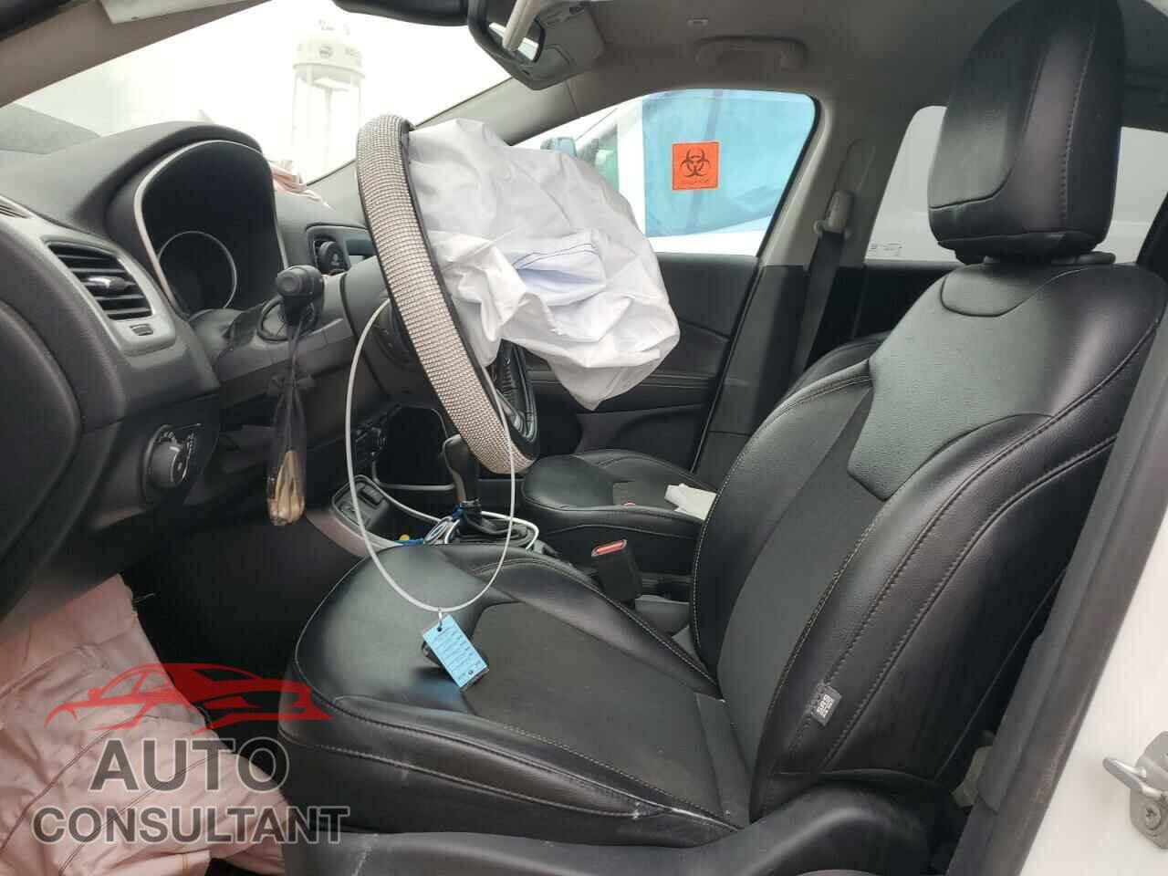 JEEP COMPASS 2019 - 3C4NJCBB2KT727200