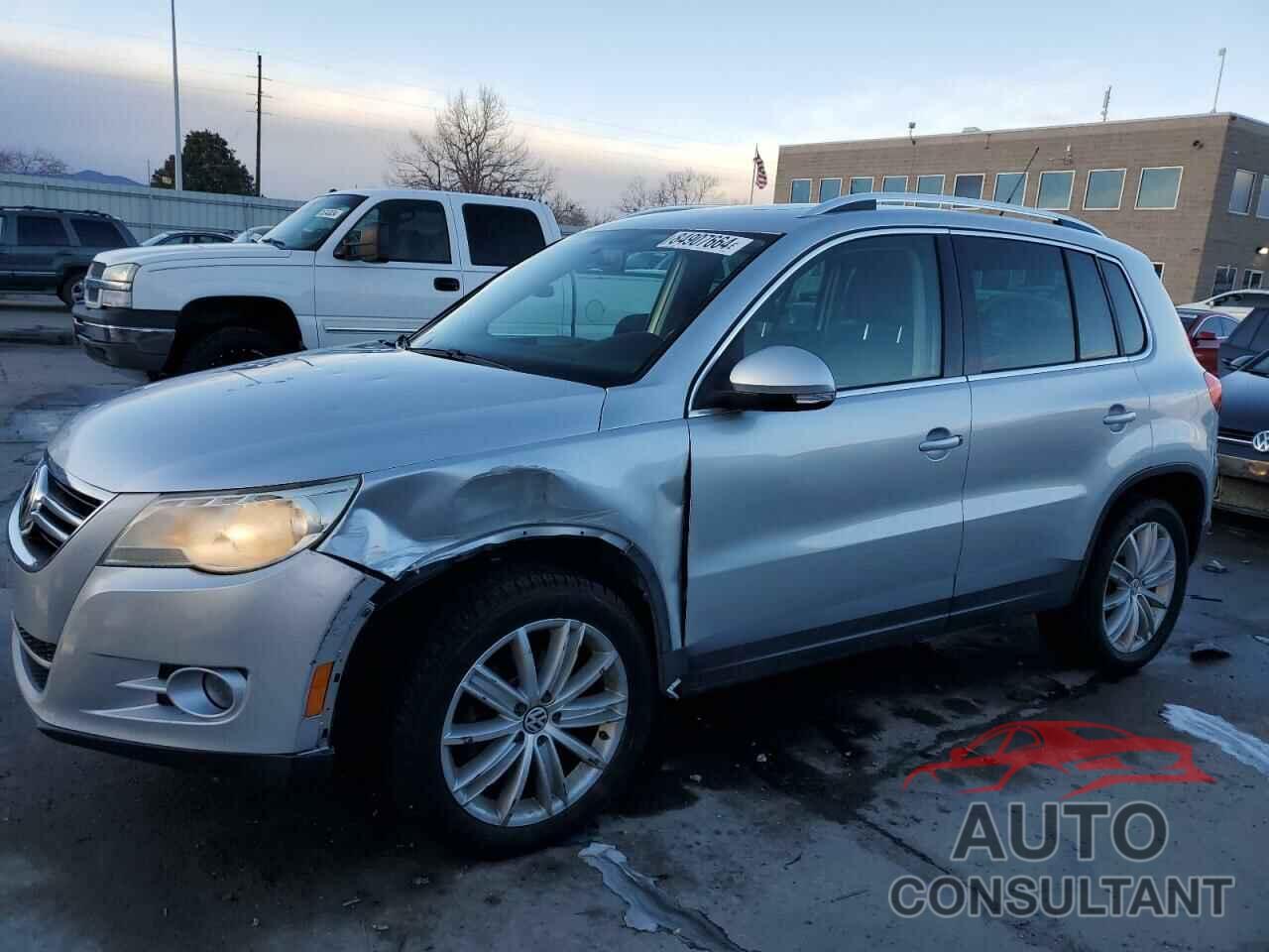 VOLKSWAGEN TIGUAN 2011 - WVGBV7AX3BW509431