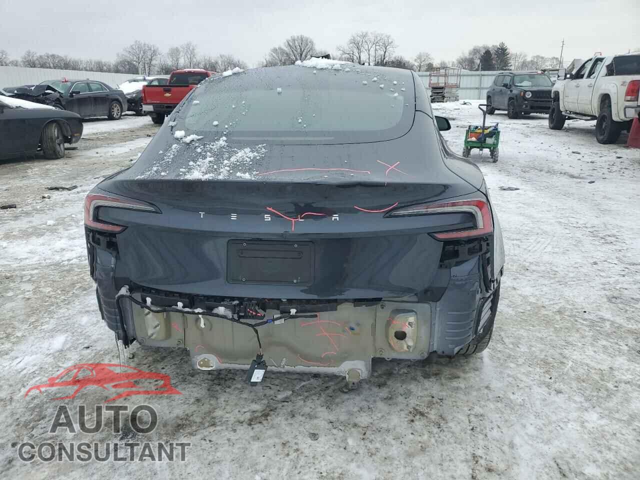 TESLA MODEL 3 2024 - 5YJ3E1EA8RF747771