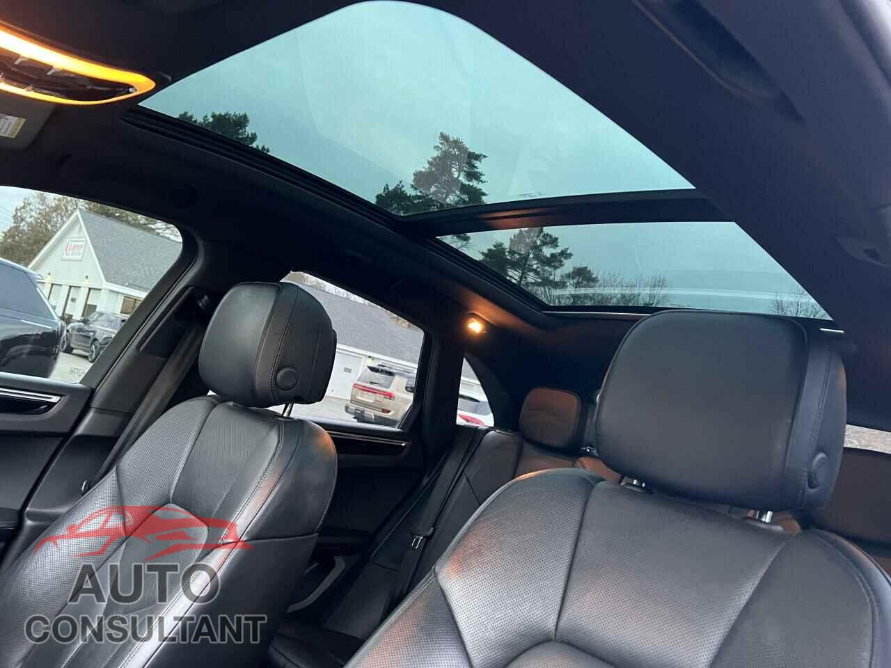 PORSCHE MACAN 2016 - WP1AB2A58GLB47372