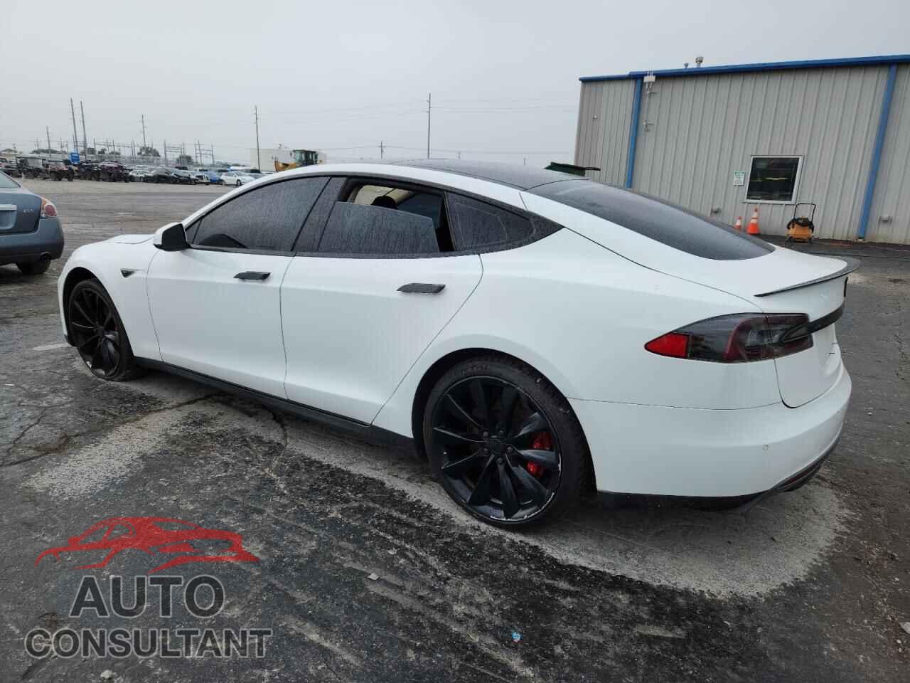 TESLA MODEL S 2013 - 5YJSA1DNXDFP22567