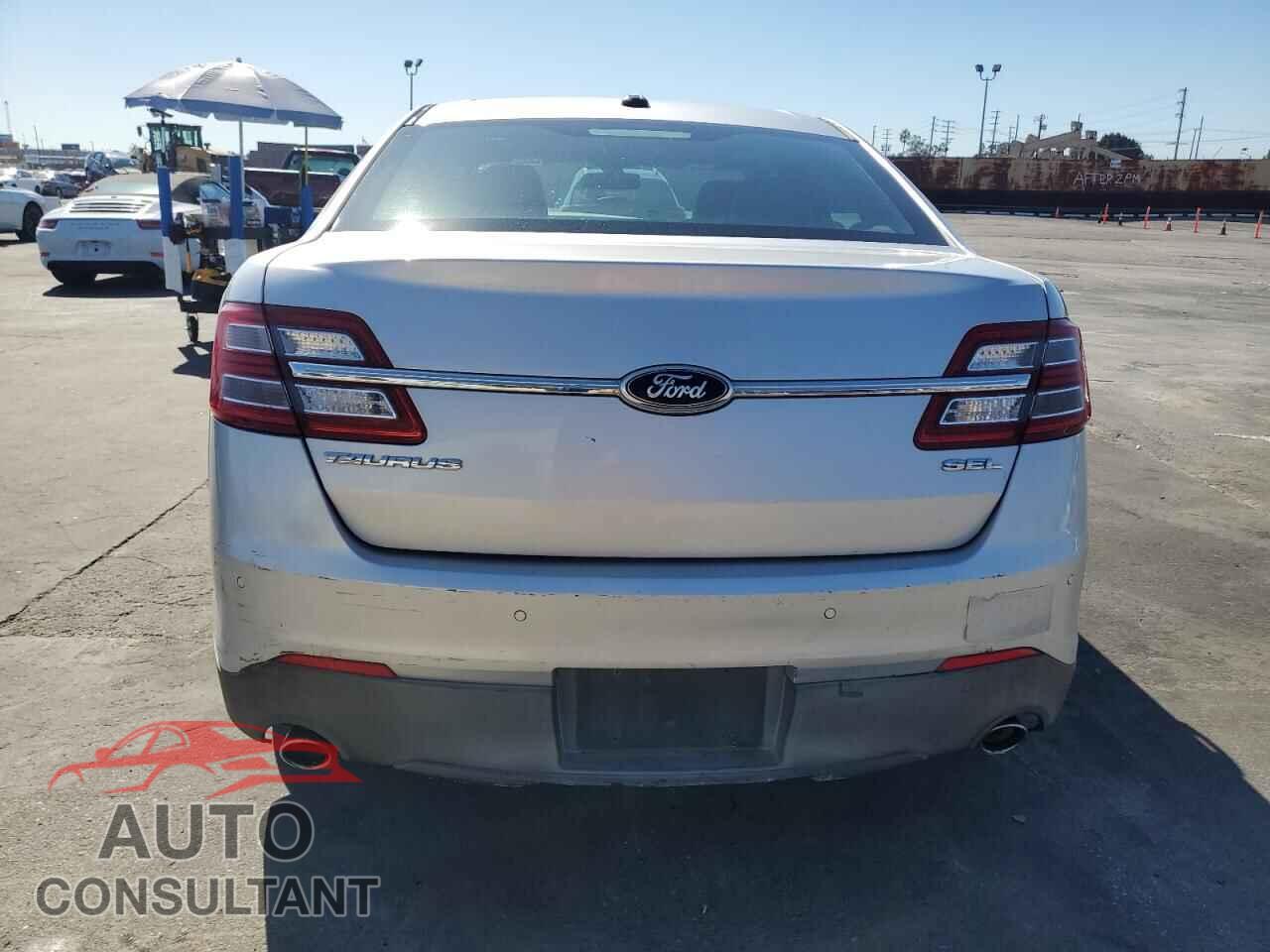 FORD TAURUS 2013 - 1FAHP2E82DG120927