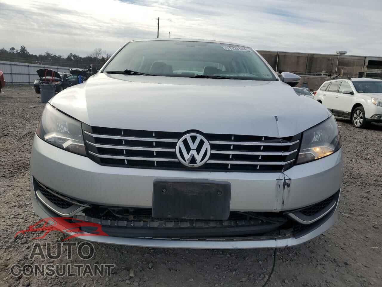 VOLKSWAGEN PASSAT 2012 - 1VWCP7A39CC025621