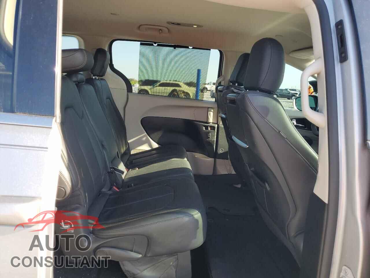 CHRYSLER PACIFICA 2020 - 2C4RC1EG5LR146317