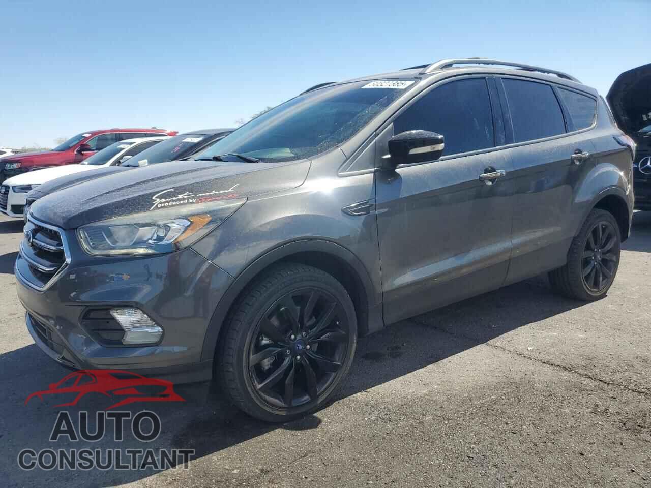 FORD ESCAPE 2017 - 1FMCU9J98HUE57772