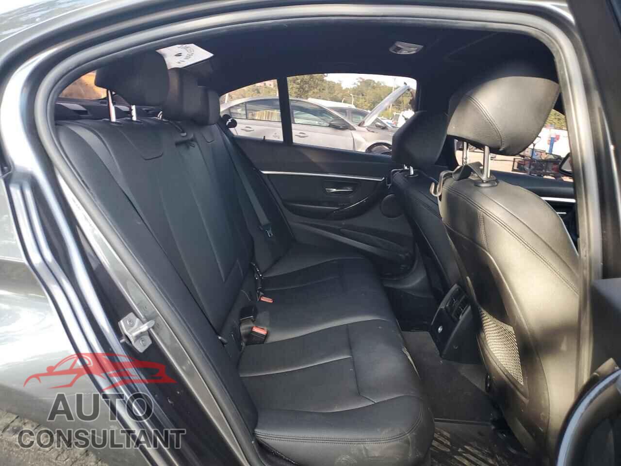 BMW 3 SERIES 2016 - WBA8E3G51GNU04846