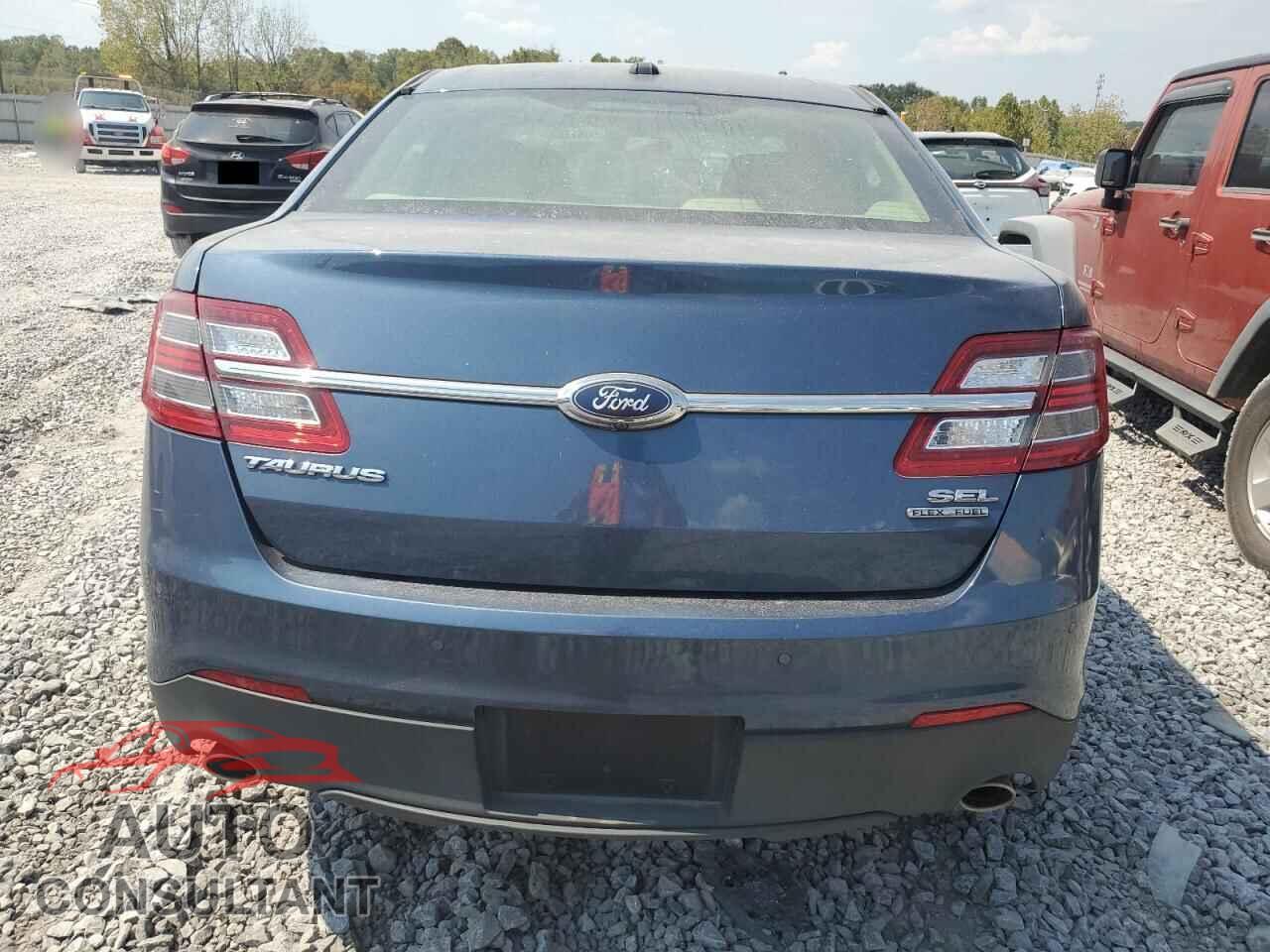 FORD TAURUS 2018 - 1FAHP2E80JG118220
