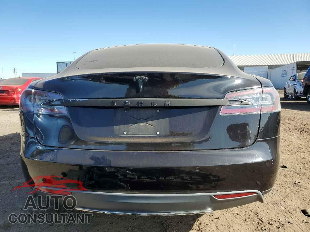 TESLA MODEL S 2015 - 5YJSA1H28FF099811