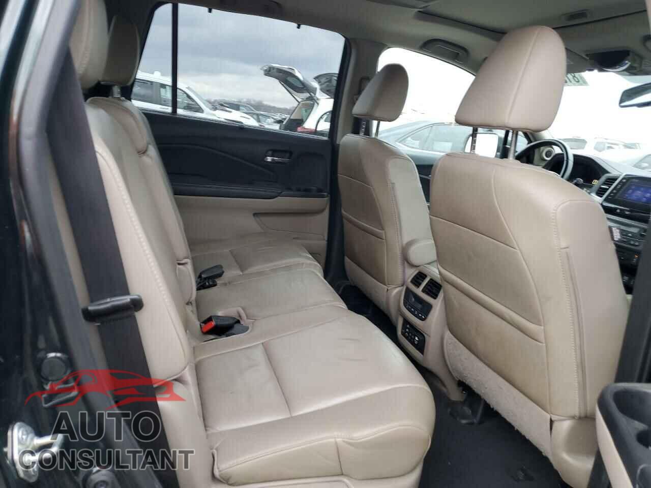 HONDA PILOT 2016 - 5FNYF6H85GB016396