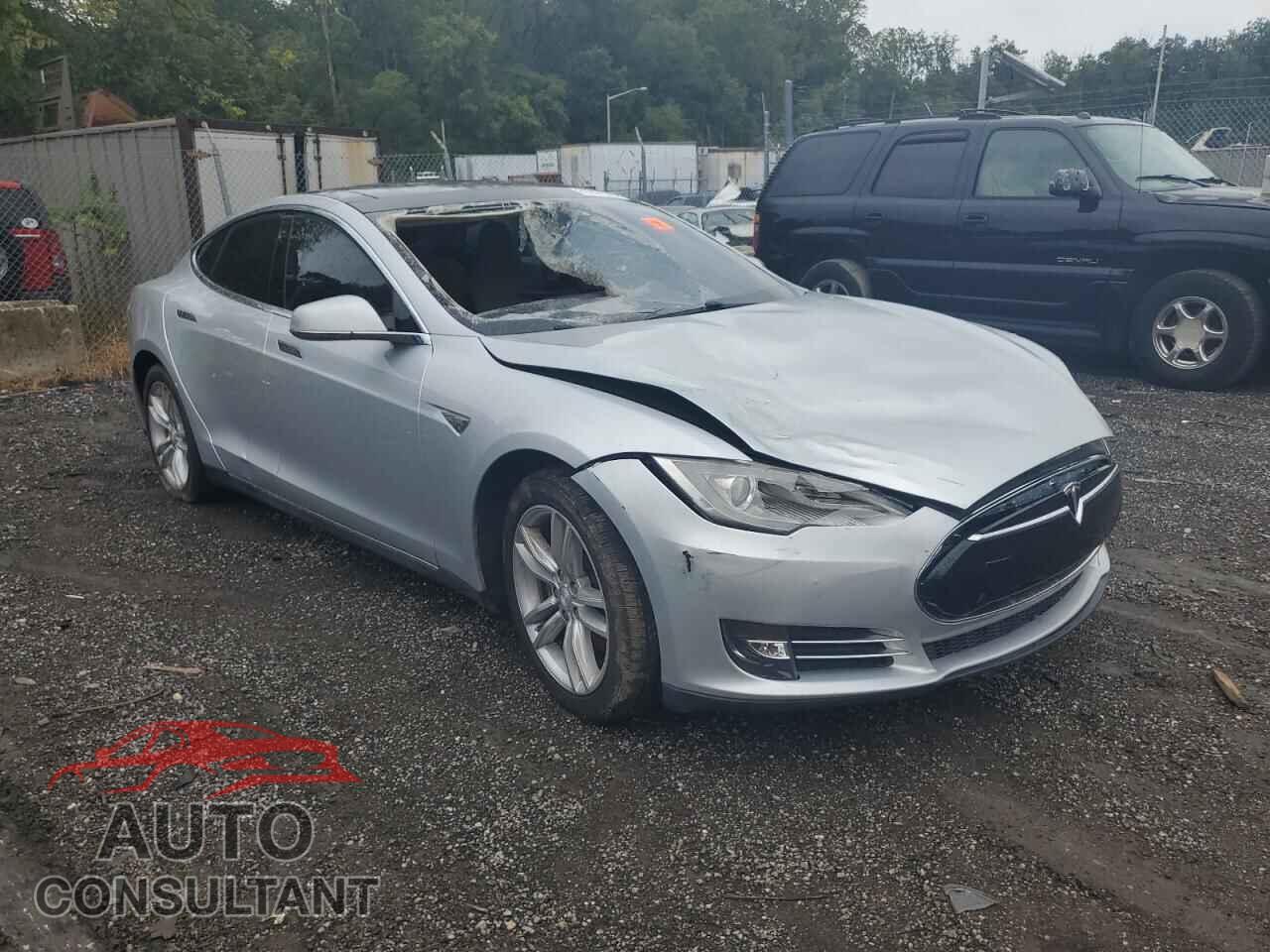 TESLA MODEL S 2013 - 5YJSA1CN5DFP15737