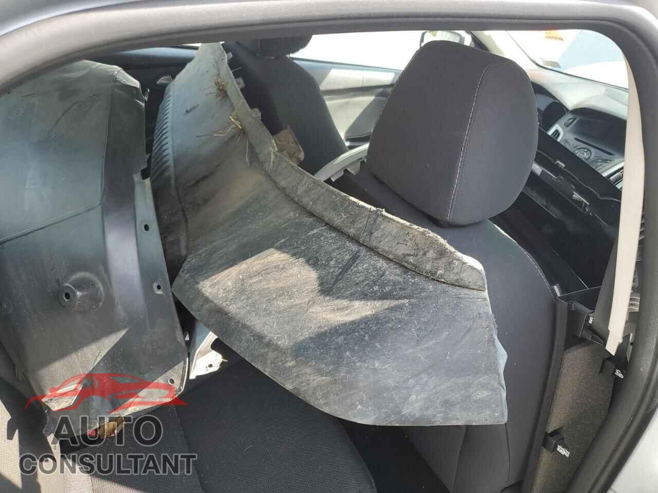 FORD FOCUS 2013 - 1FADP3F22DL330563
