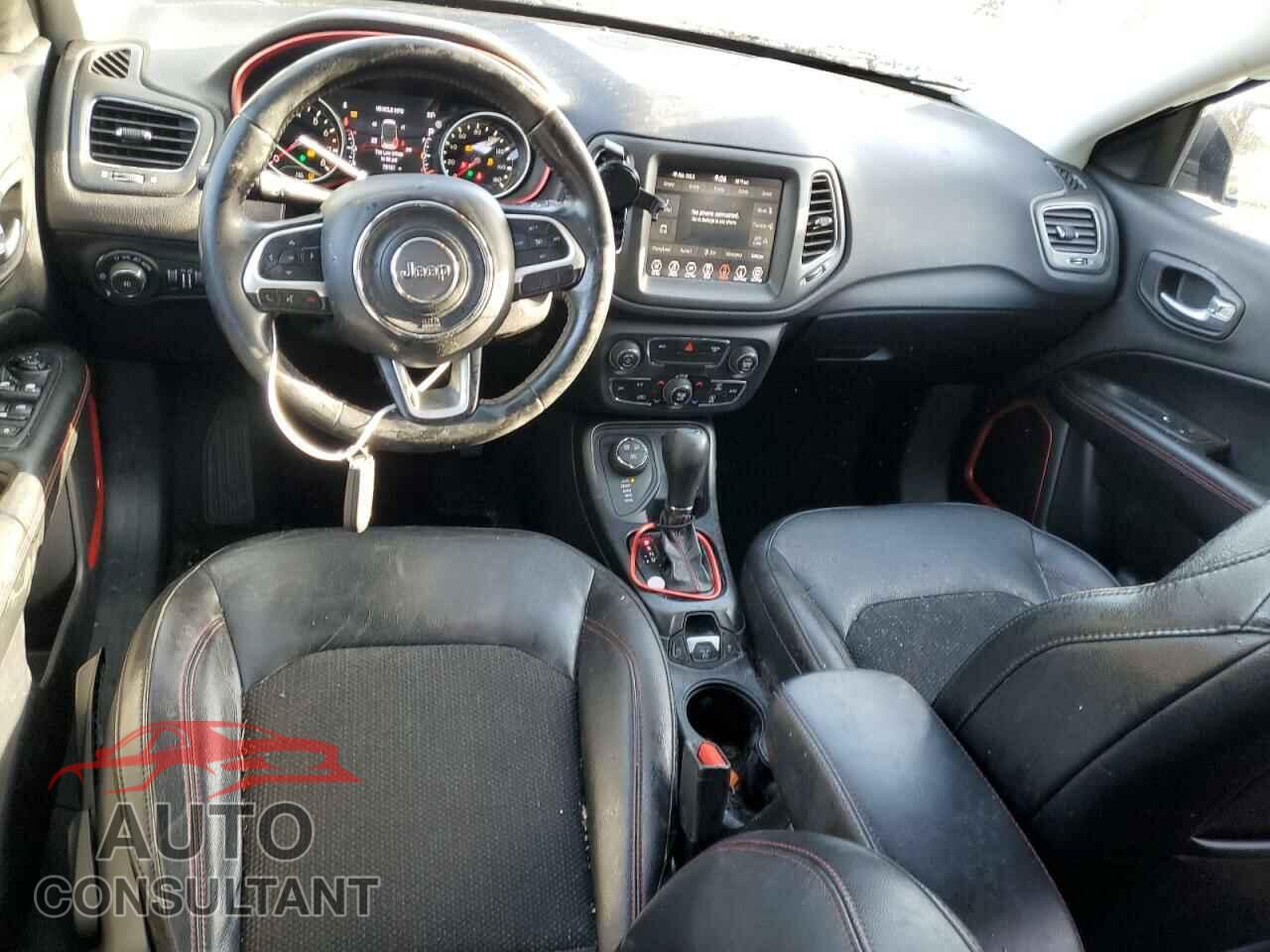 JEEP COMPASS 2020 - 3C4NJDDB0LT196213