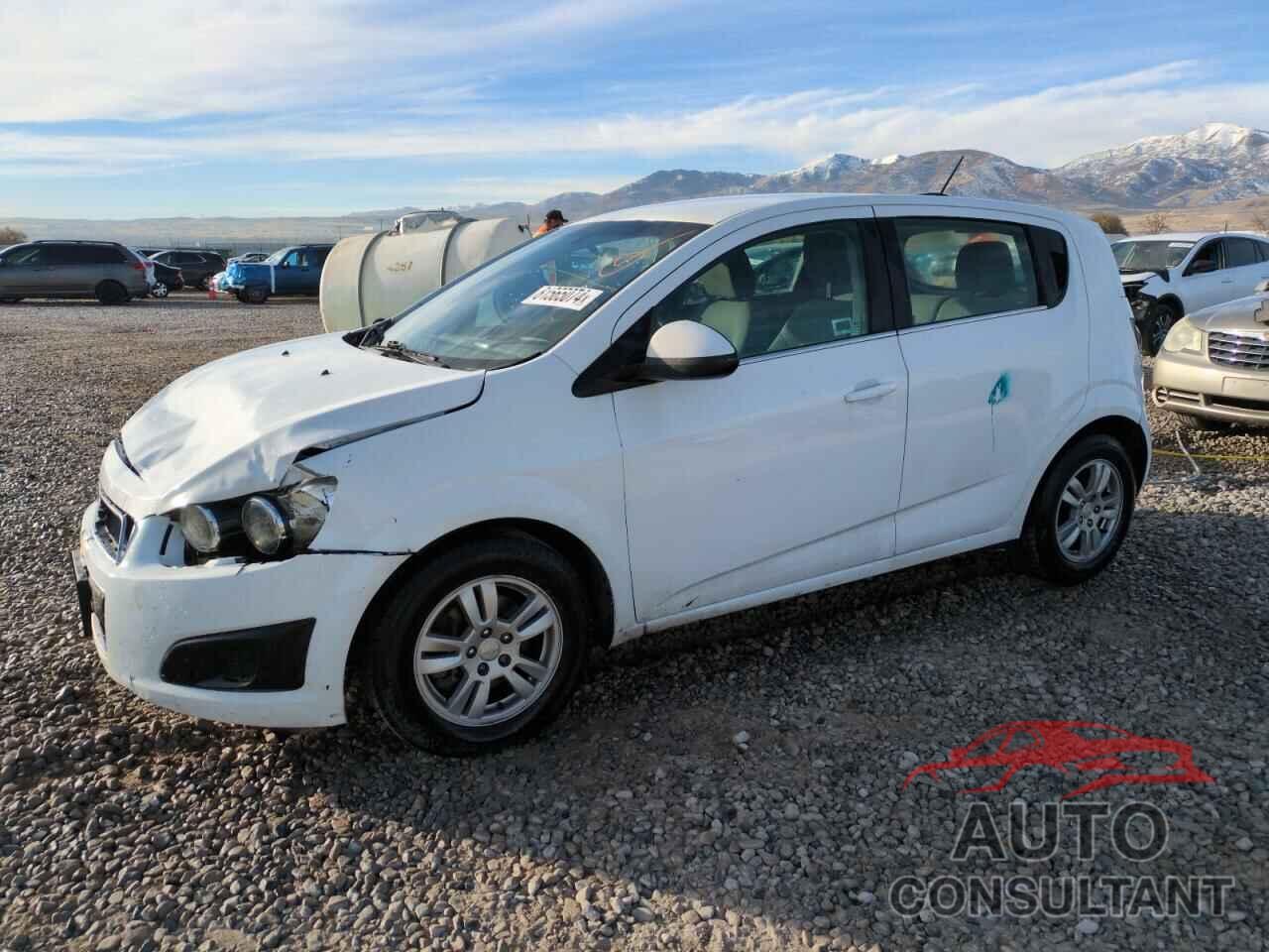 CHEVROLET SONIC 2015 - 1G1JC6SH0F4109229