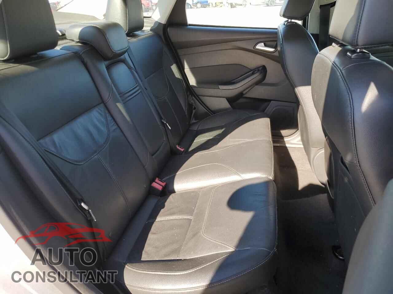 FORD FOCUS 2016 - 1FADP3F21GL332292