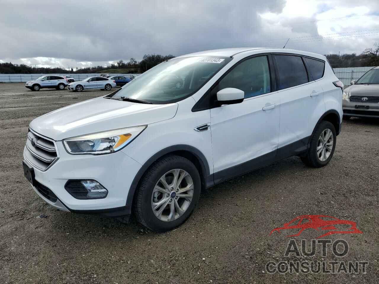 FORD ESCAPE 2017 - 1FMCU0GD9HUE56413