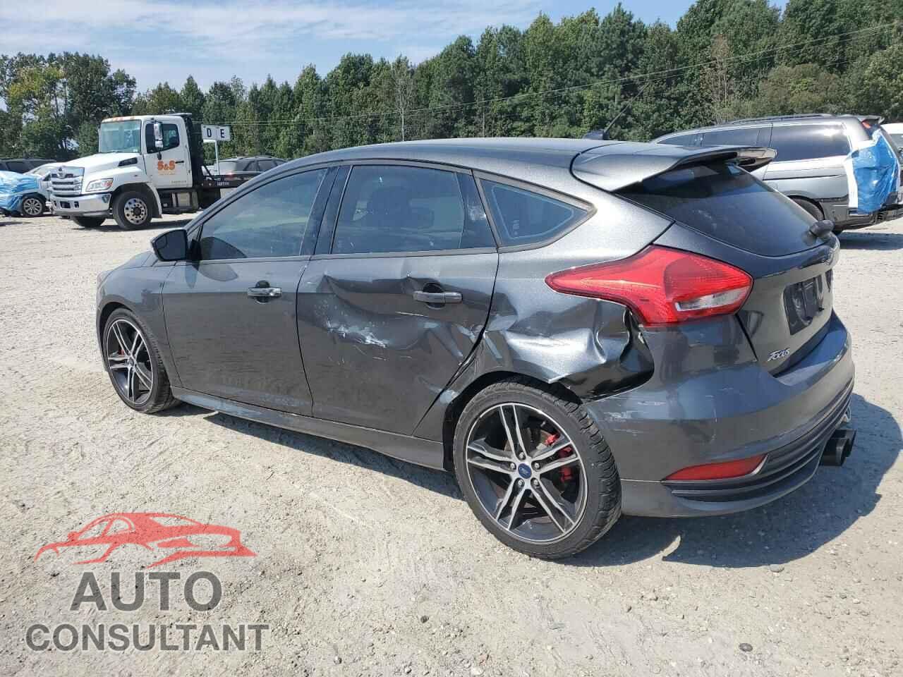 FORD FOCUS 2017 - 1FADP3L90HL262450