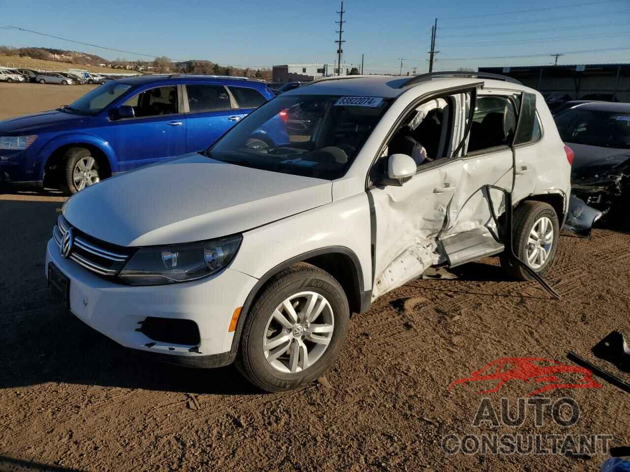 VOLKSWAGEN TIGUAN 2017 - WVGBV7AX8HK025710