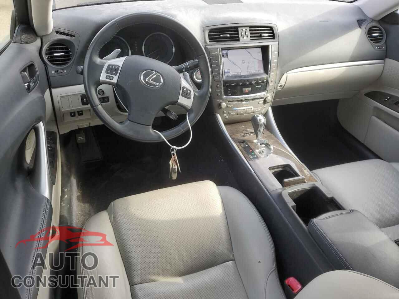 LEXUS IS 2012 - JTHCF5C2XC5056829