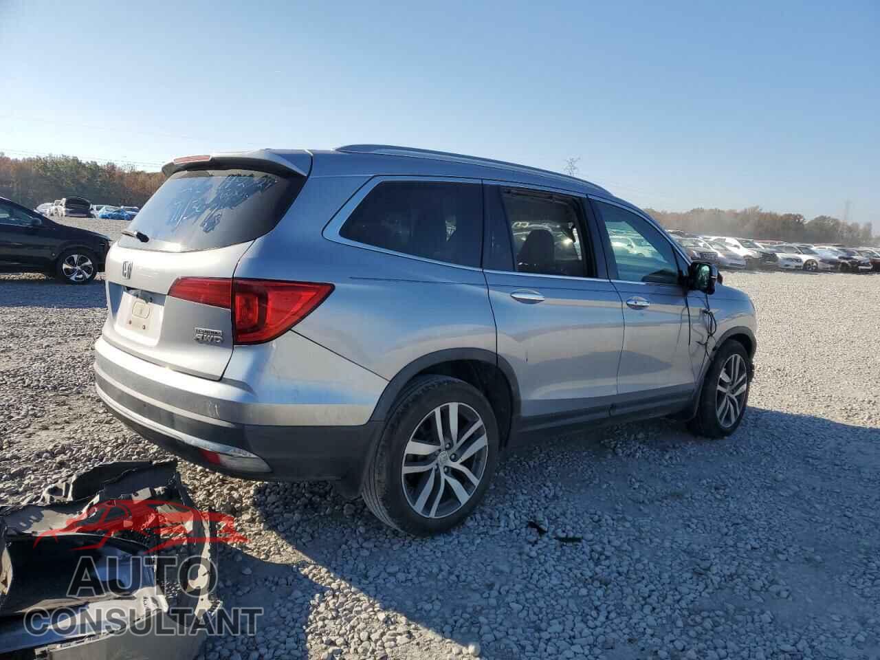 HONDA PILOT 2017 - 5FNYF6H9XHB096515