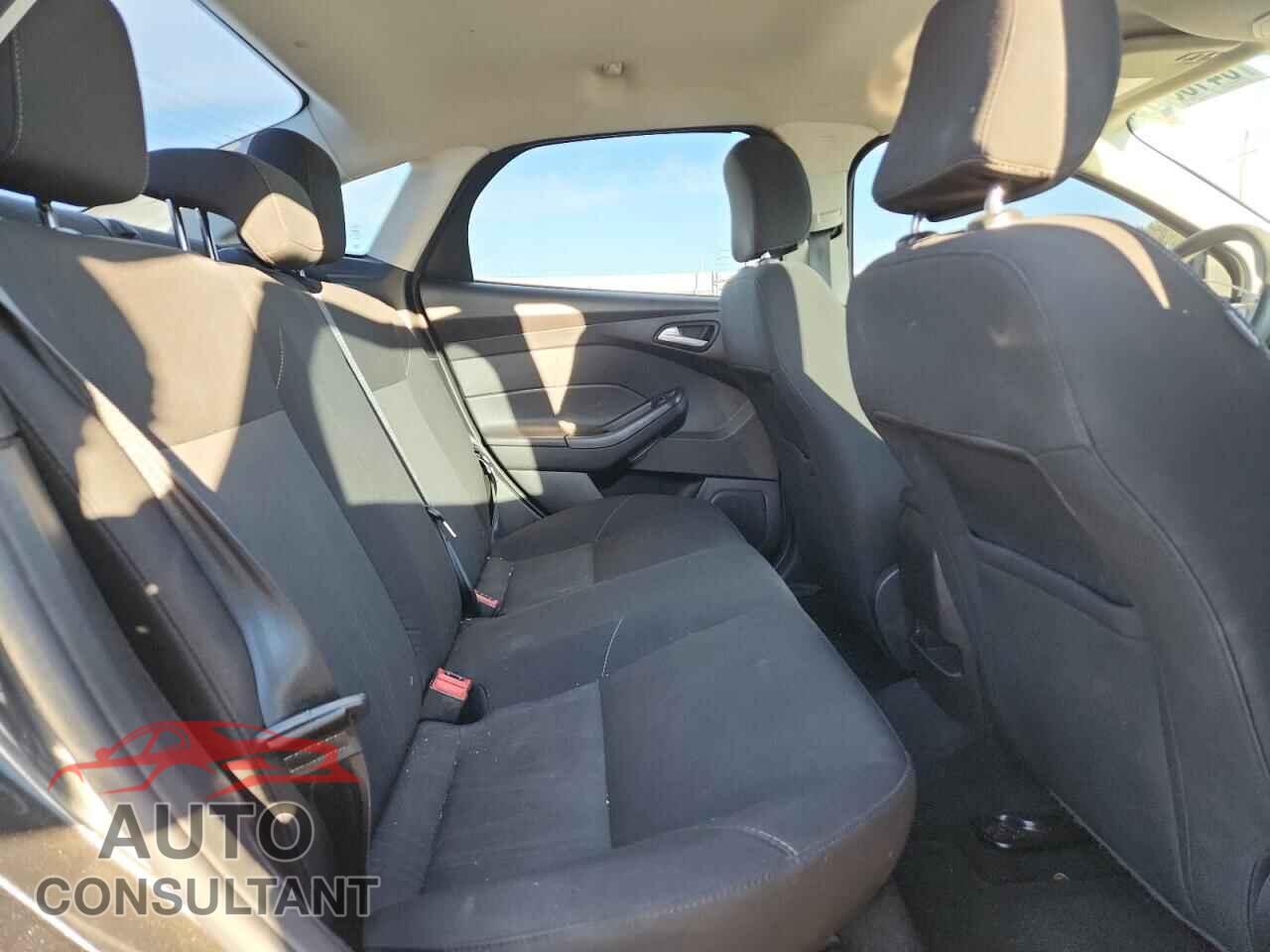 FORD FOCUS 2017 - 1FADP3F20HL253634