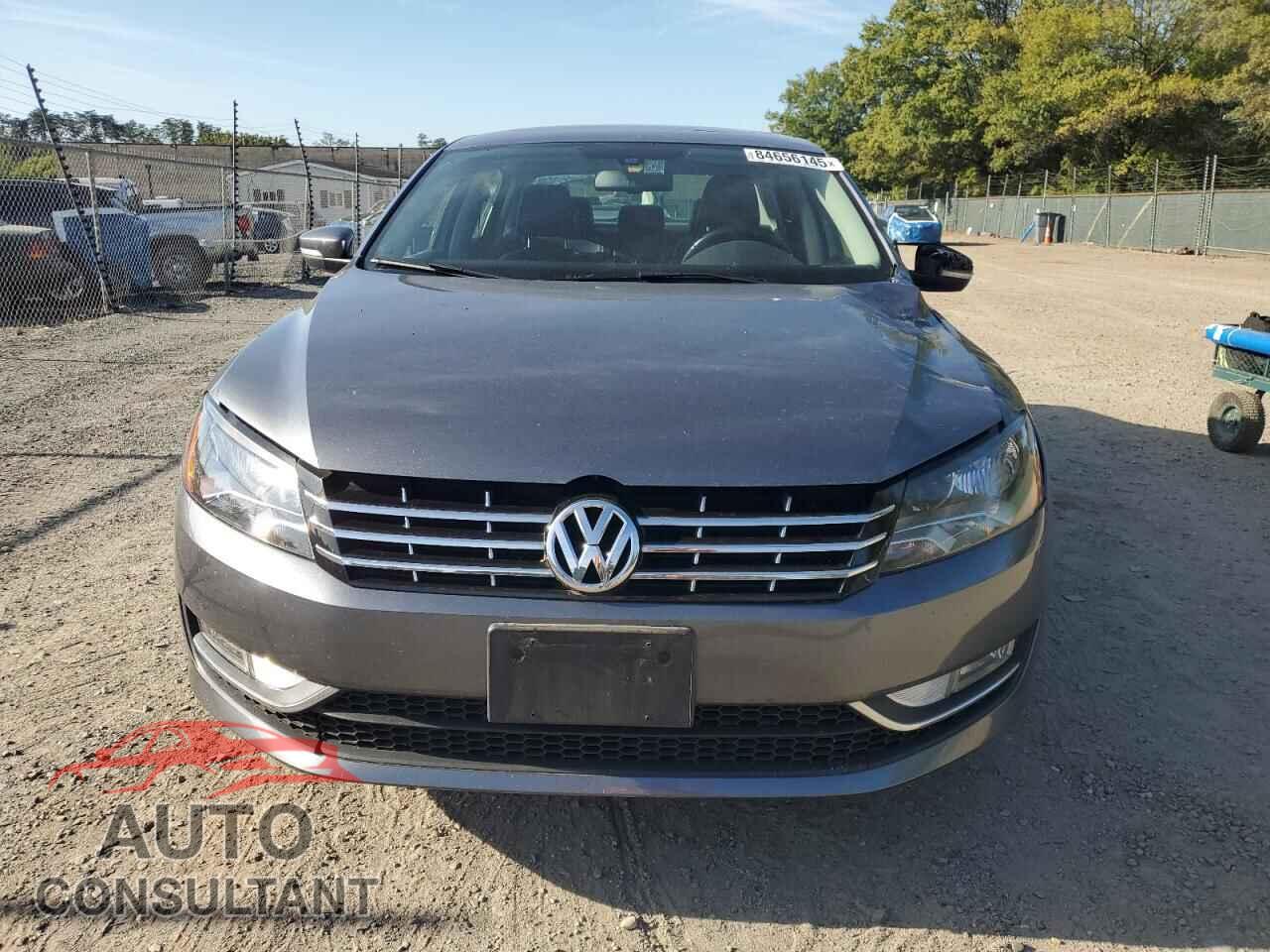 VOLKSWAGEN PASSAT 2013 - 1VWCP7A38DC042007