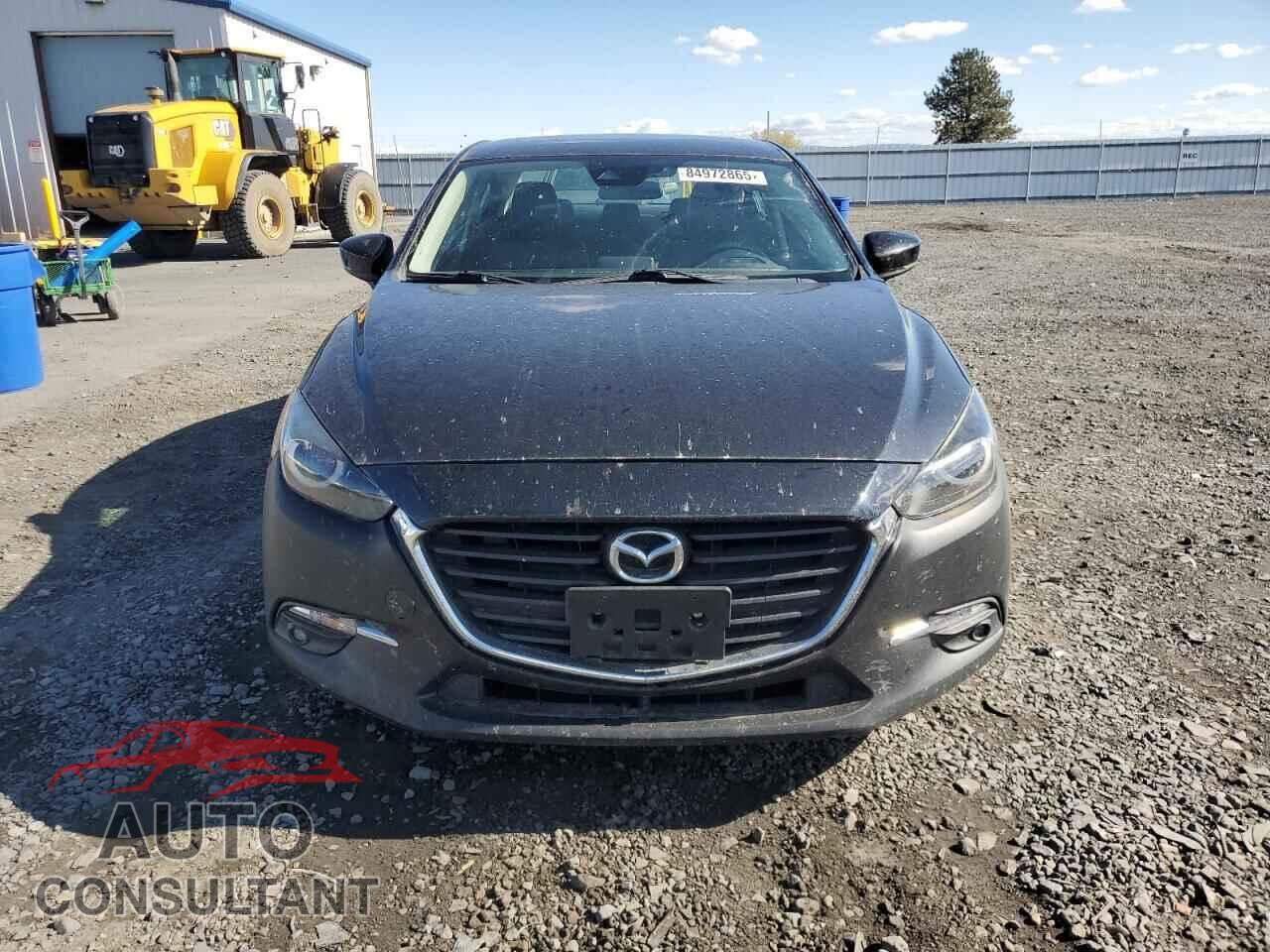 MAZDA 3 2018 - 3MZBN1W38JM190000