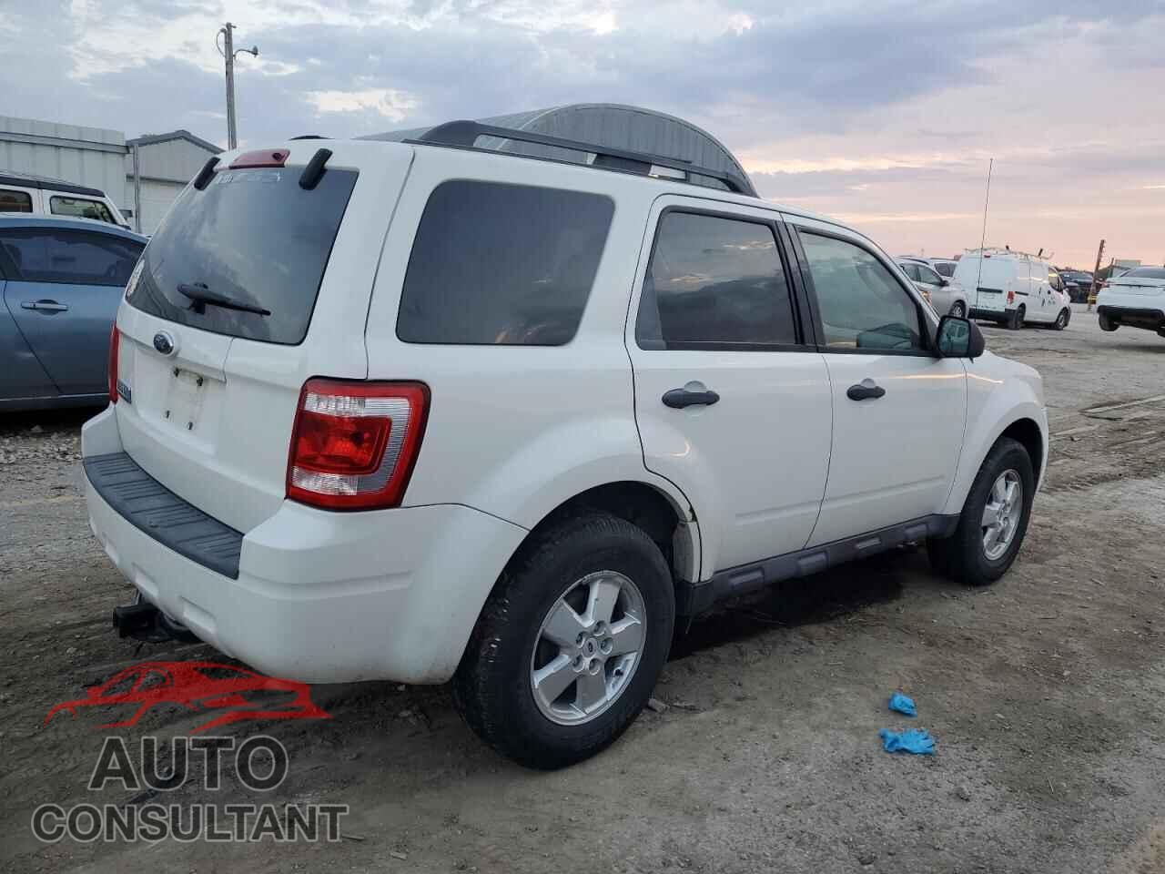FORD ESCAPE 2009 - 1FMCU03G49KA17858