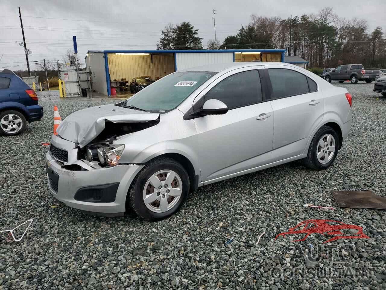 CHEVROLET SONIC 2015 - 1G1JA5SH1F4129487
