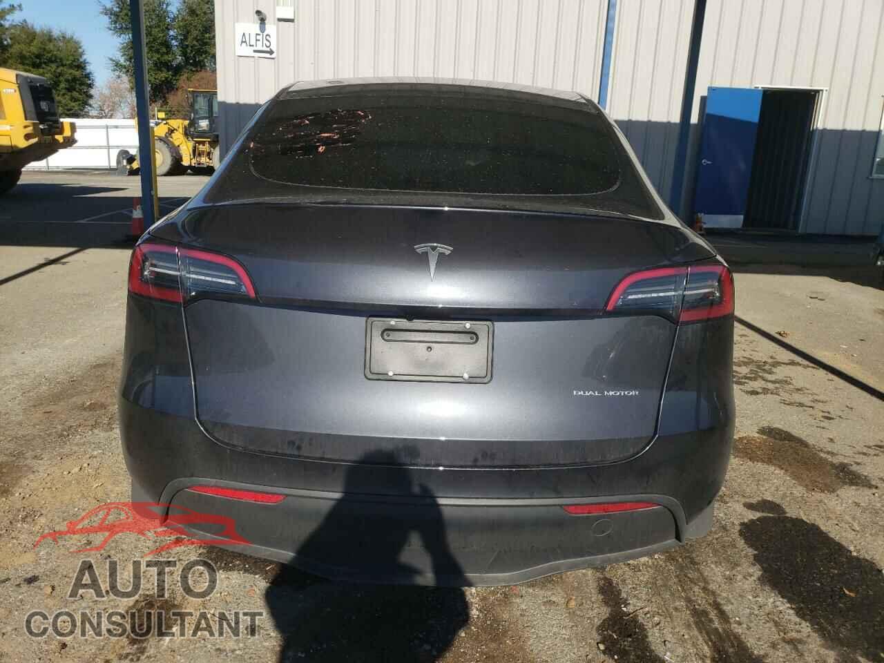 TESLA MODEL Y 2024 - 7SAYGDEE4RF127409