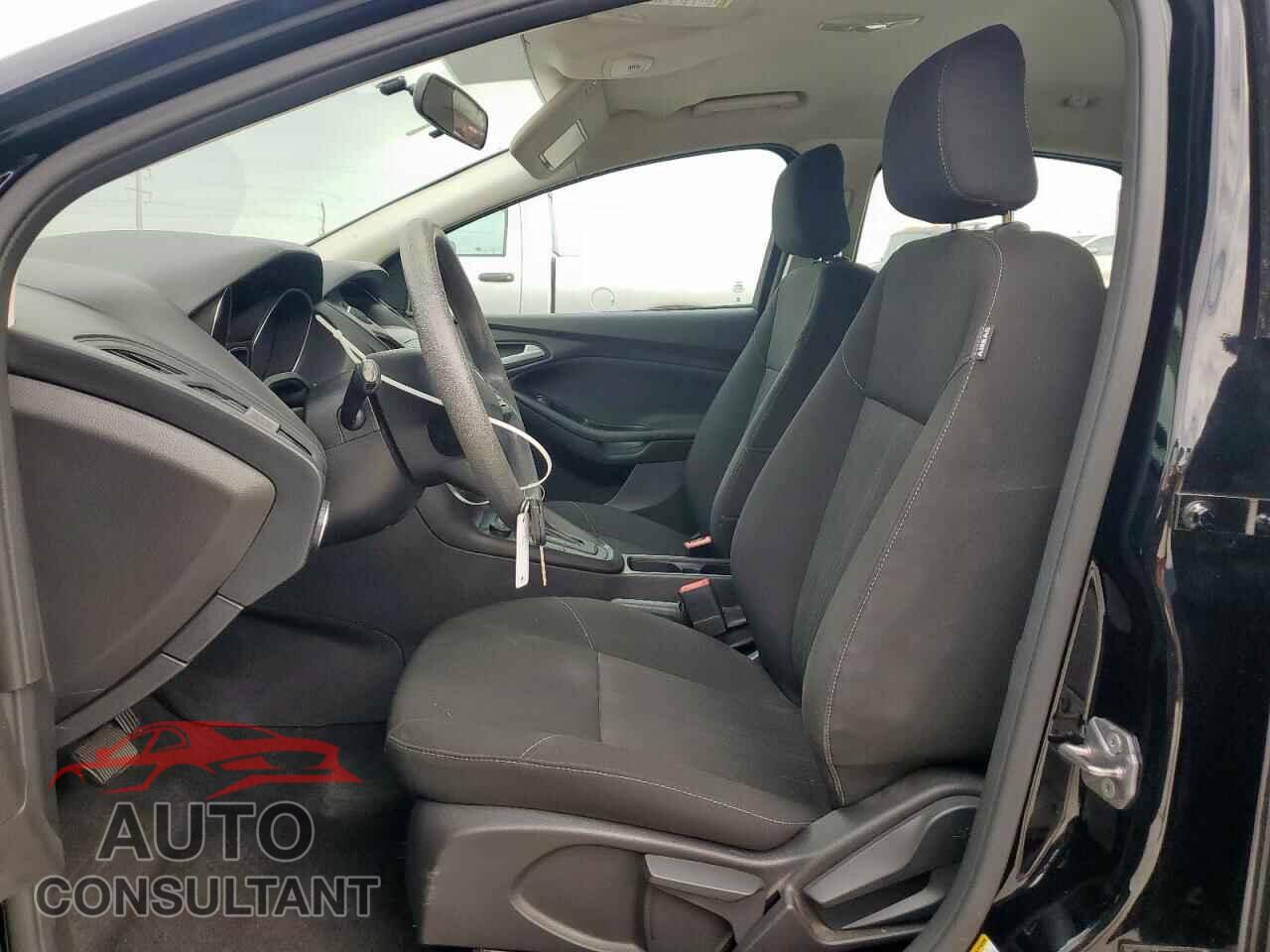 FORD FOCUS 2018 - 1FADP3FE2JL292645