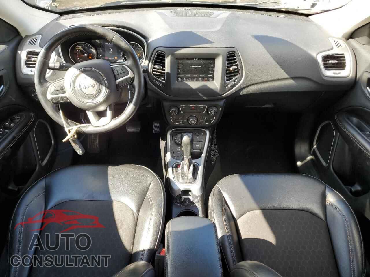 JEEP COMPASS 2020 - 3C4NJDBB7LT205105