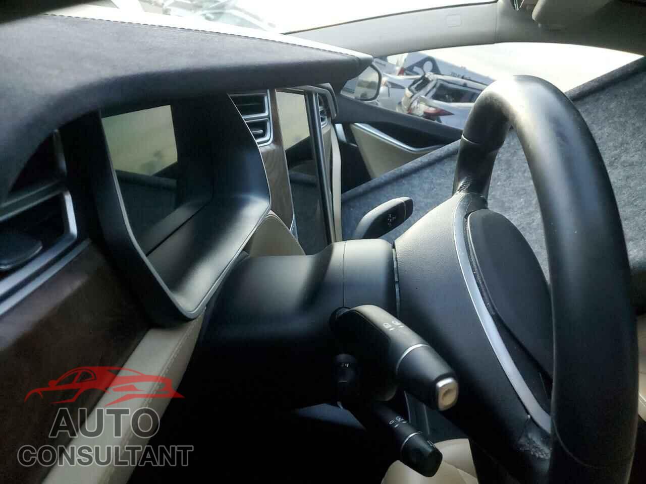 TESLA MODEL S 2017 - 5YJSA1E10HF202900
