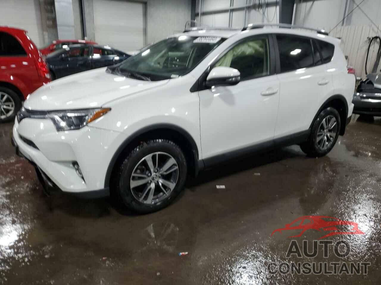 TOYOTA RAV4 2018 - JTMRFREV1JJ185444