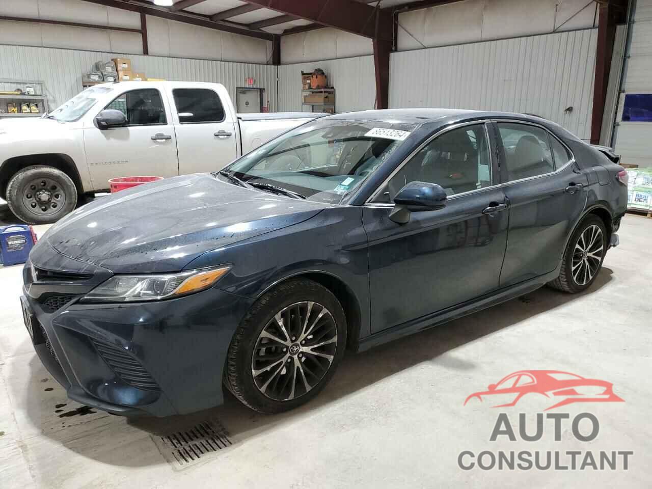 TOYOTA CAMRY 2018 - 4T1B11HK6JU572536
