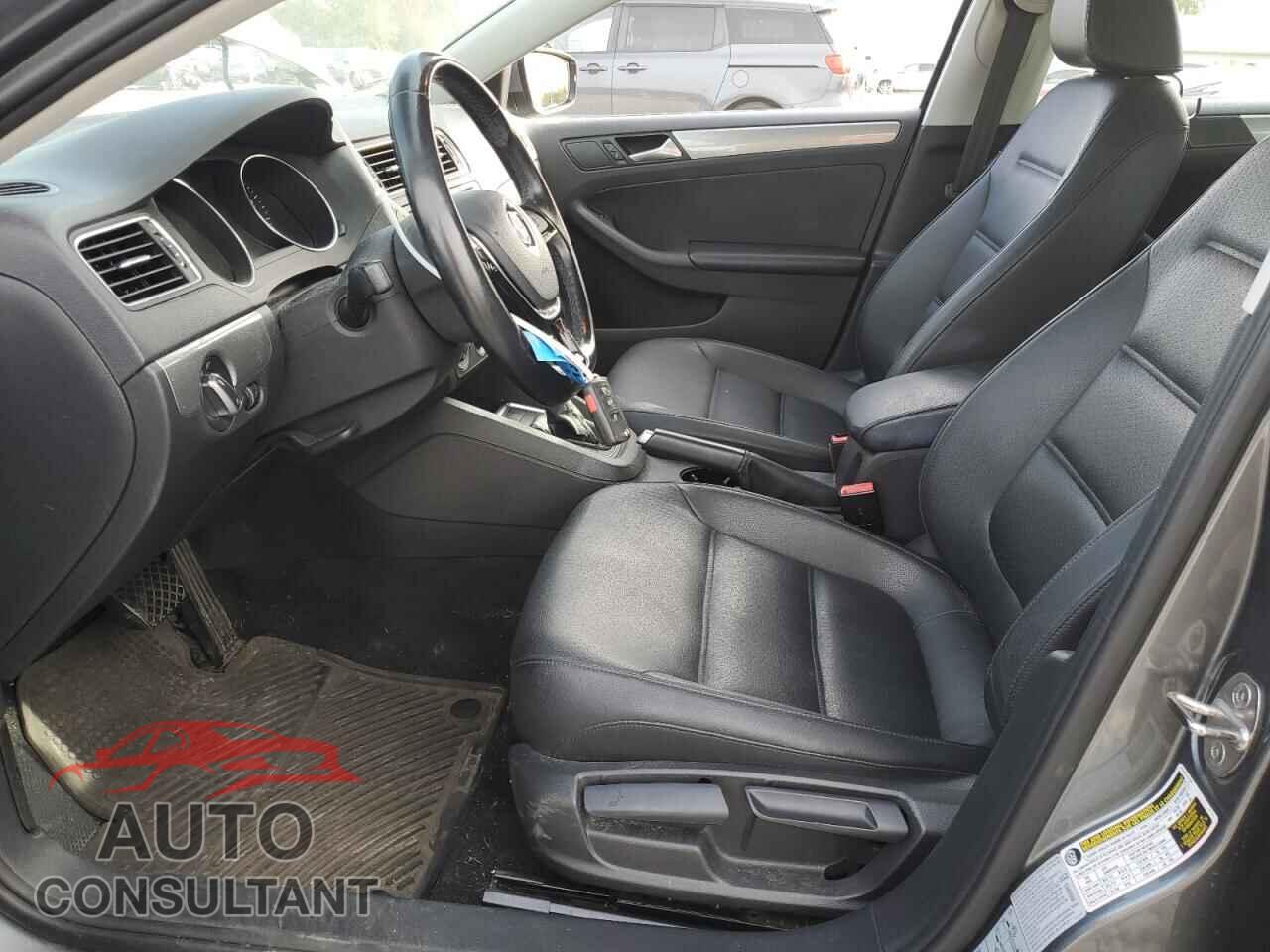 VOLKSWAGEN JETTA 2017 - 3VWDB7AJ2HM399706