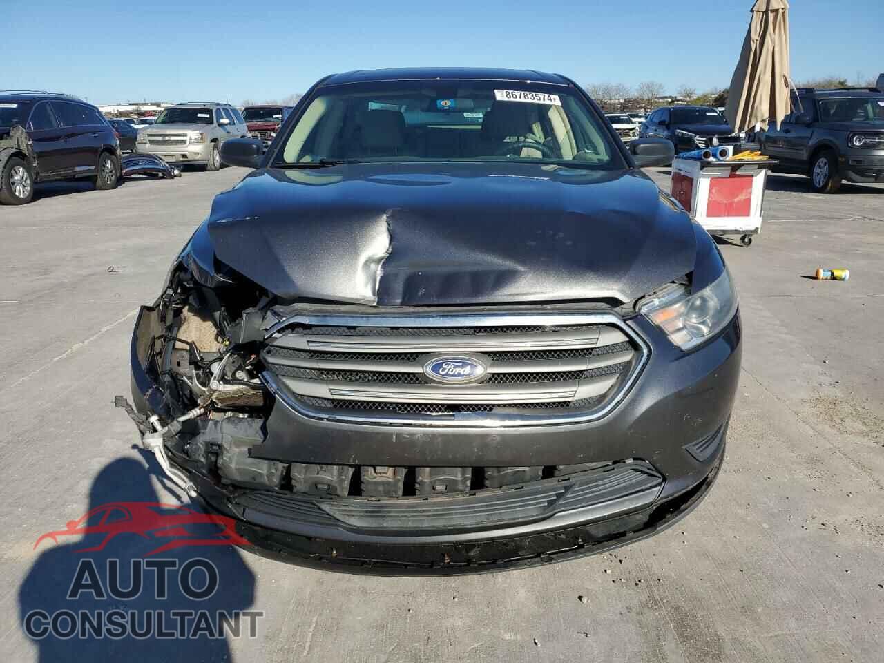 FORD TAURUS 2015 - 1FAHP2D82FG132354