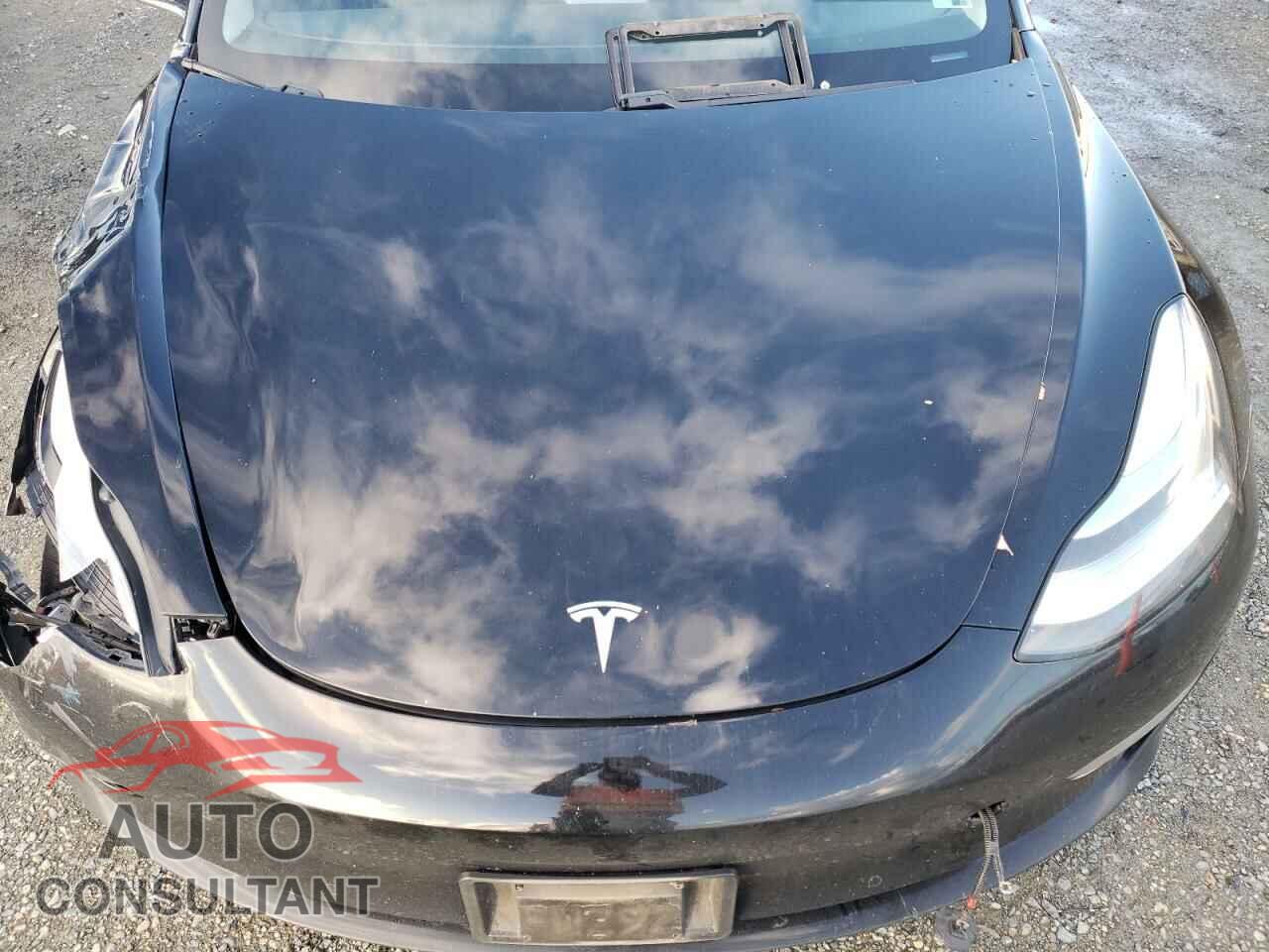 TESLA MODEL 3 2018 - 5YJ3E1EA0JF052060