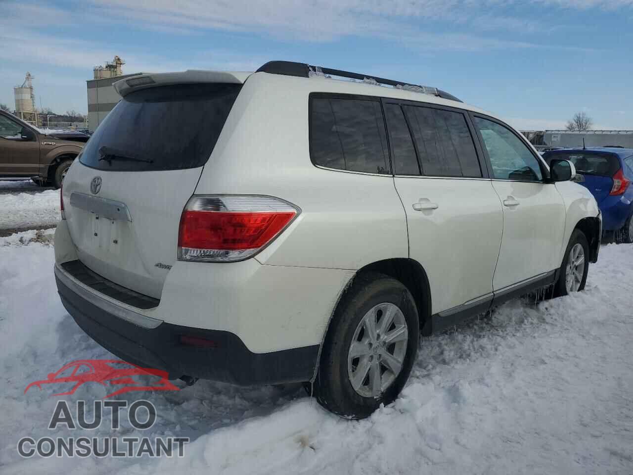 TOYOTA HIGHLANDER 2013 - 5TDBK3EH8DS245554