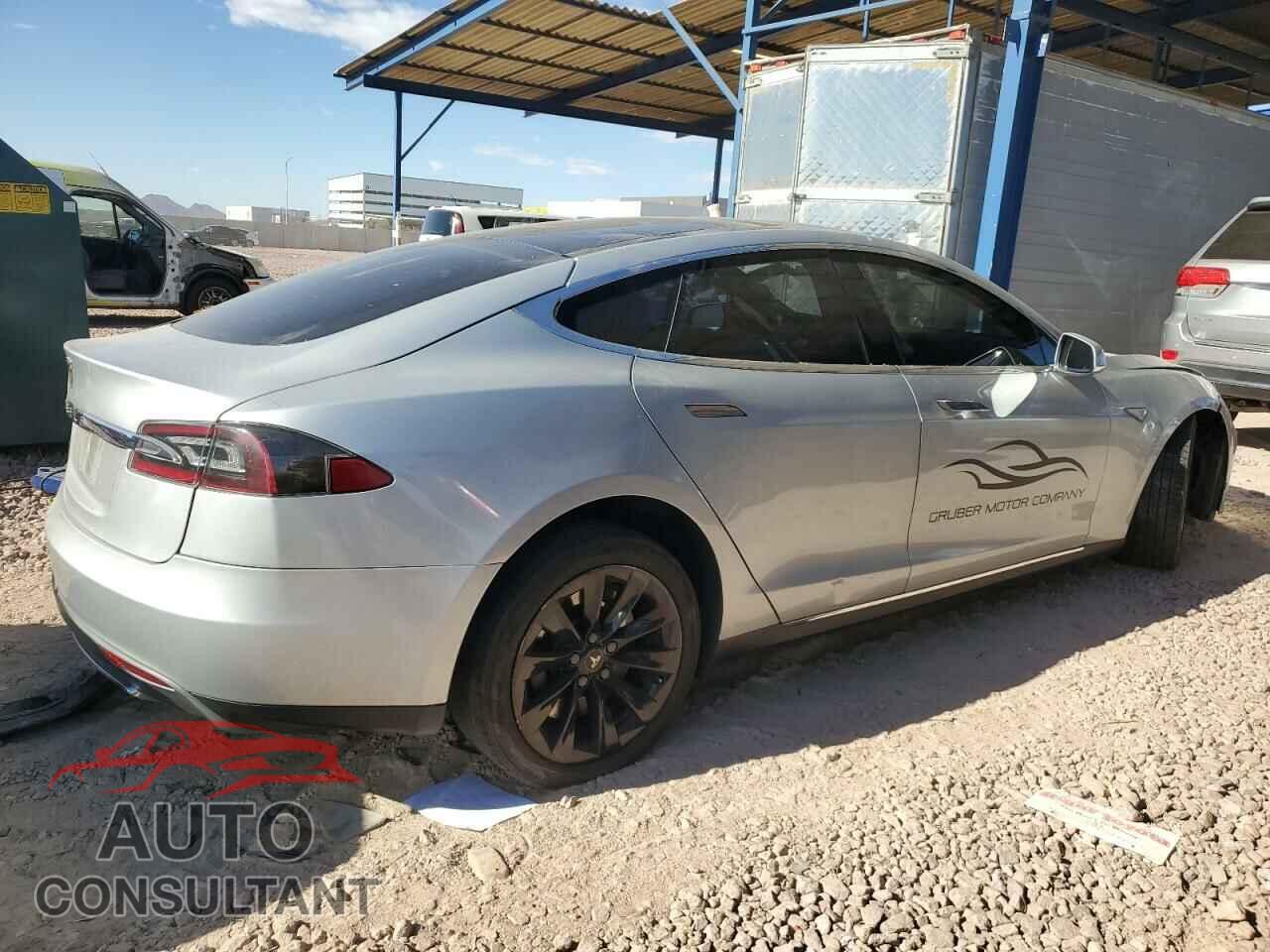 TESLA MODEL S 2013 - 5YJSA1AG2DFP11682