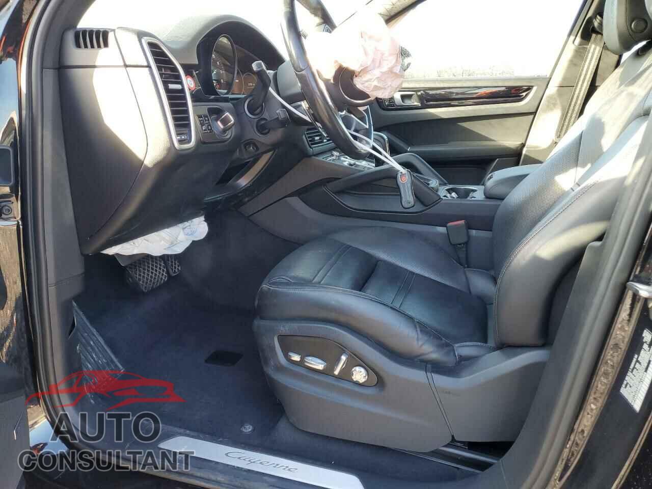 PORSCHE CAYENNE 2019 - WP1AA2AY3KDA14454