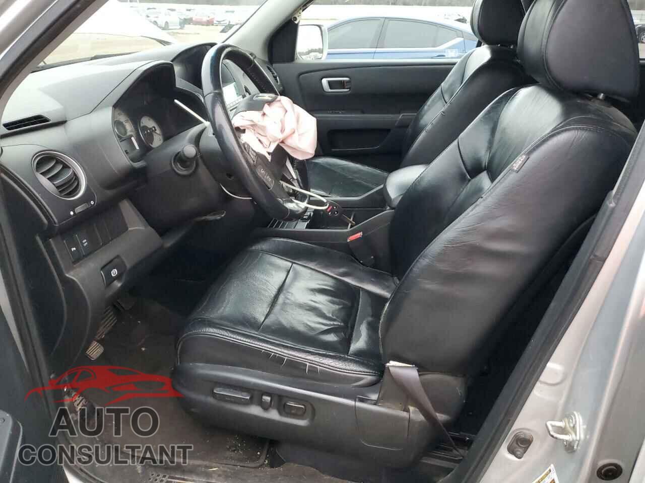 HONDA PILOT 2011 - 5FNYF4H92BB086556