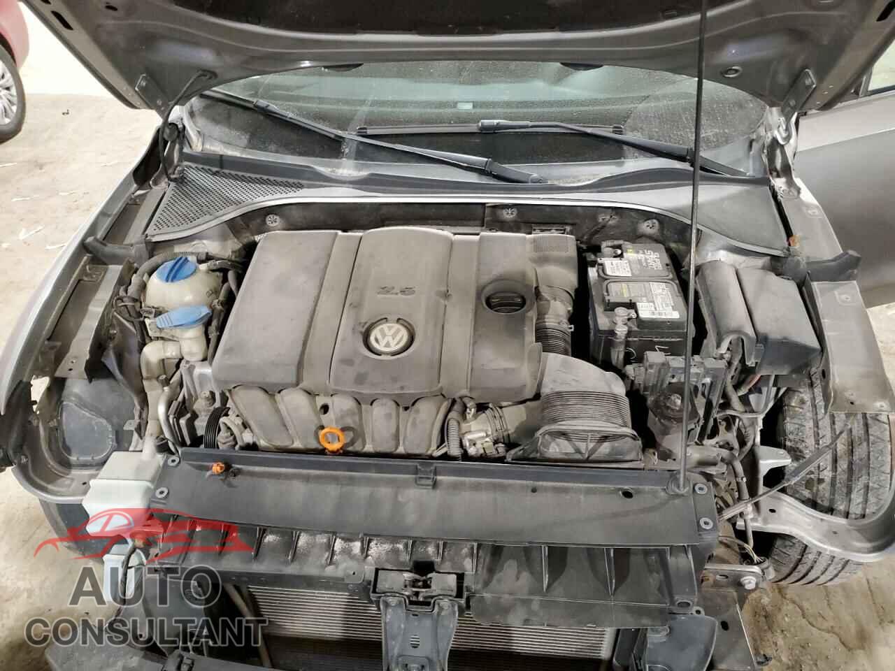 VOLKSWAGEN PASSAT 2012 - 1VWAP7A37CC080611