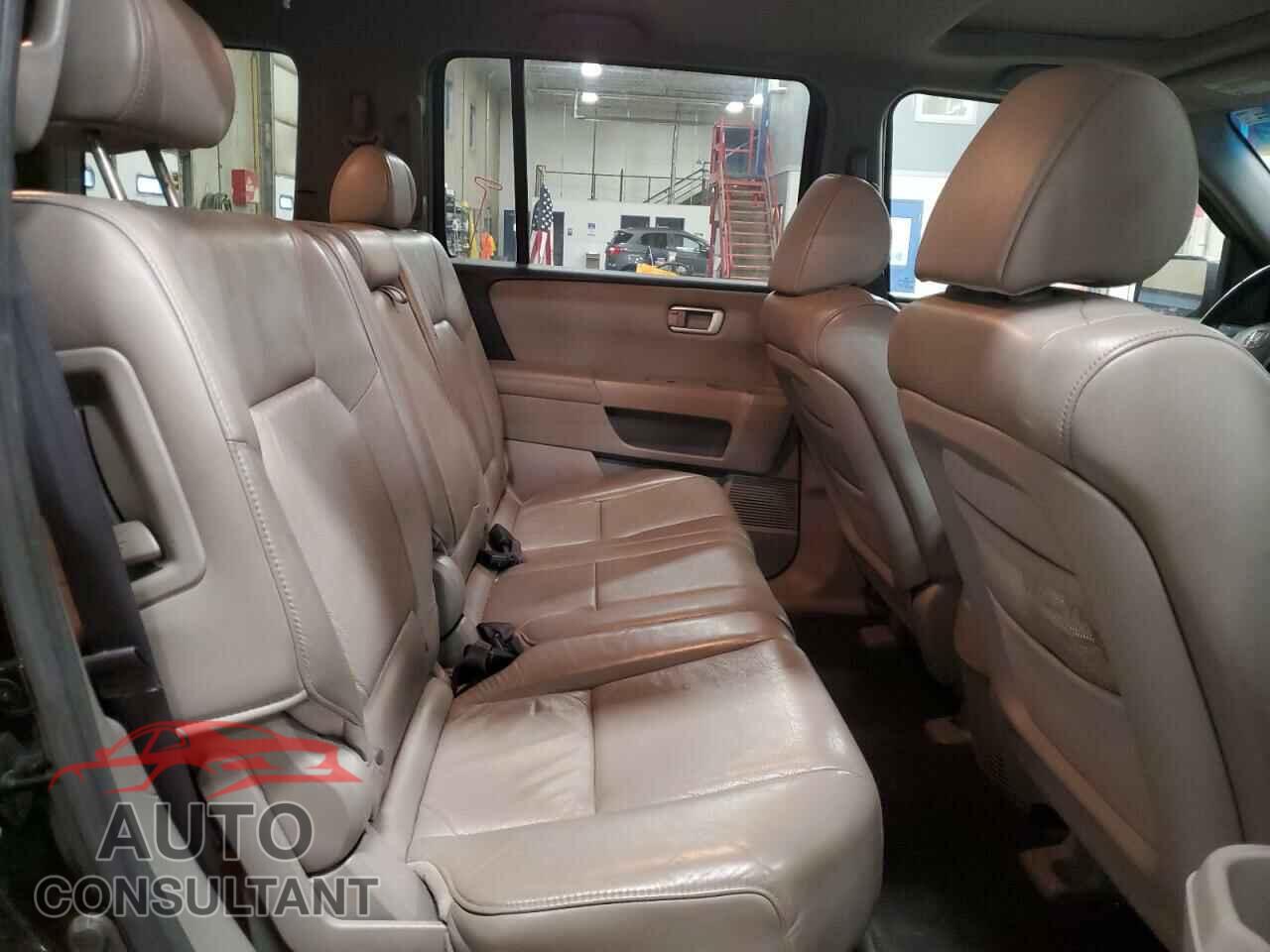 HONDA PILOT 2011 - 5FNYF4H78BB010953