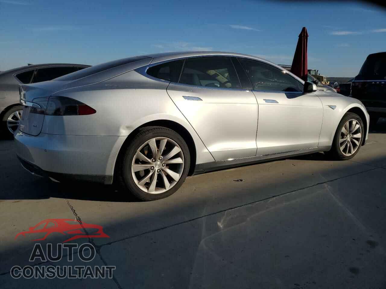TESLA MODEL S 2015 - 5YJSA1H1XFF083407
