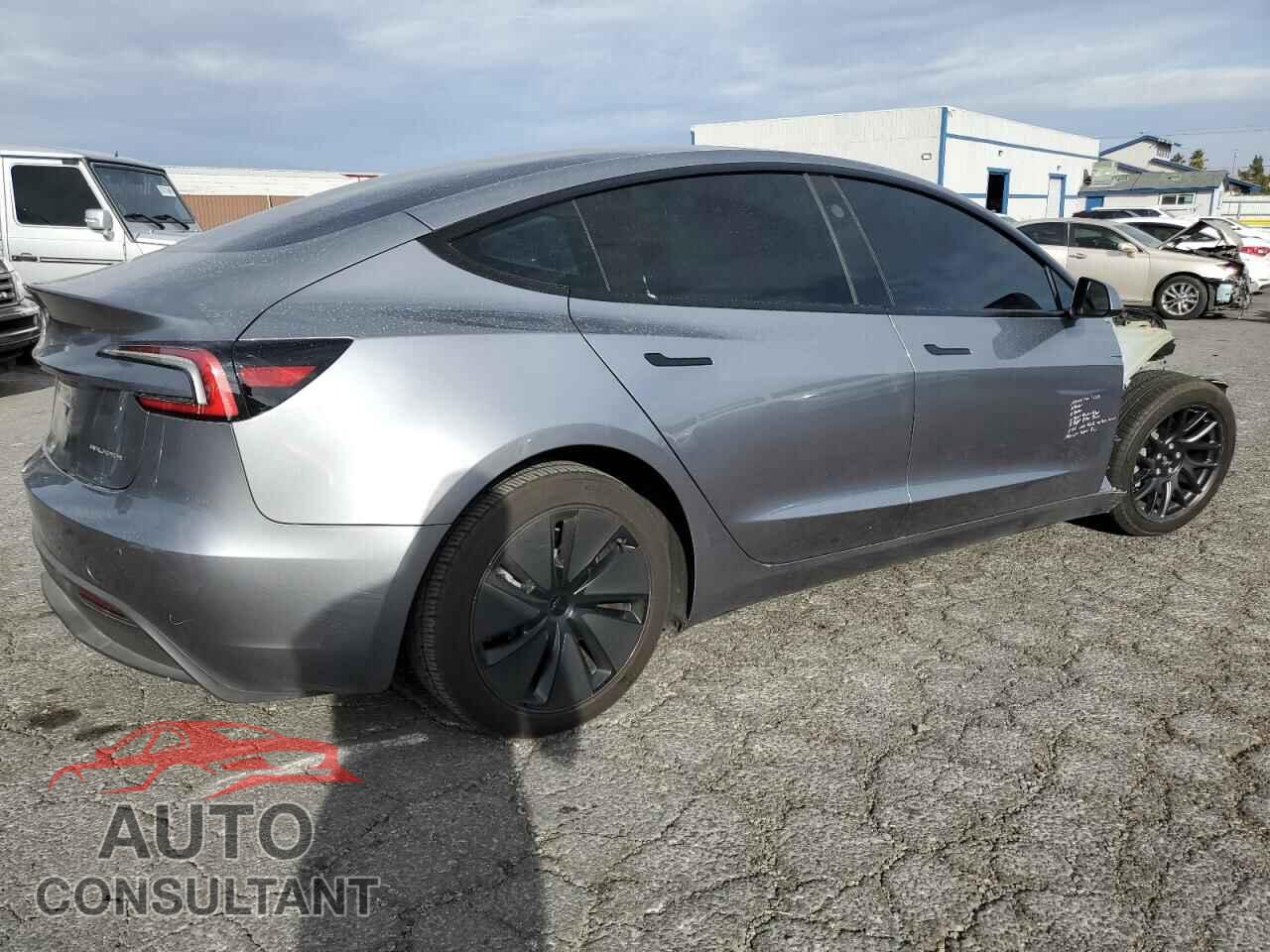 TESLA MODEL 3 2025 - 5YJ3E1EB2SF911255