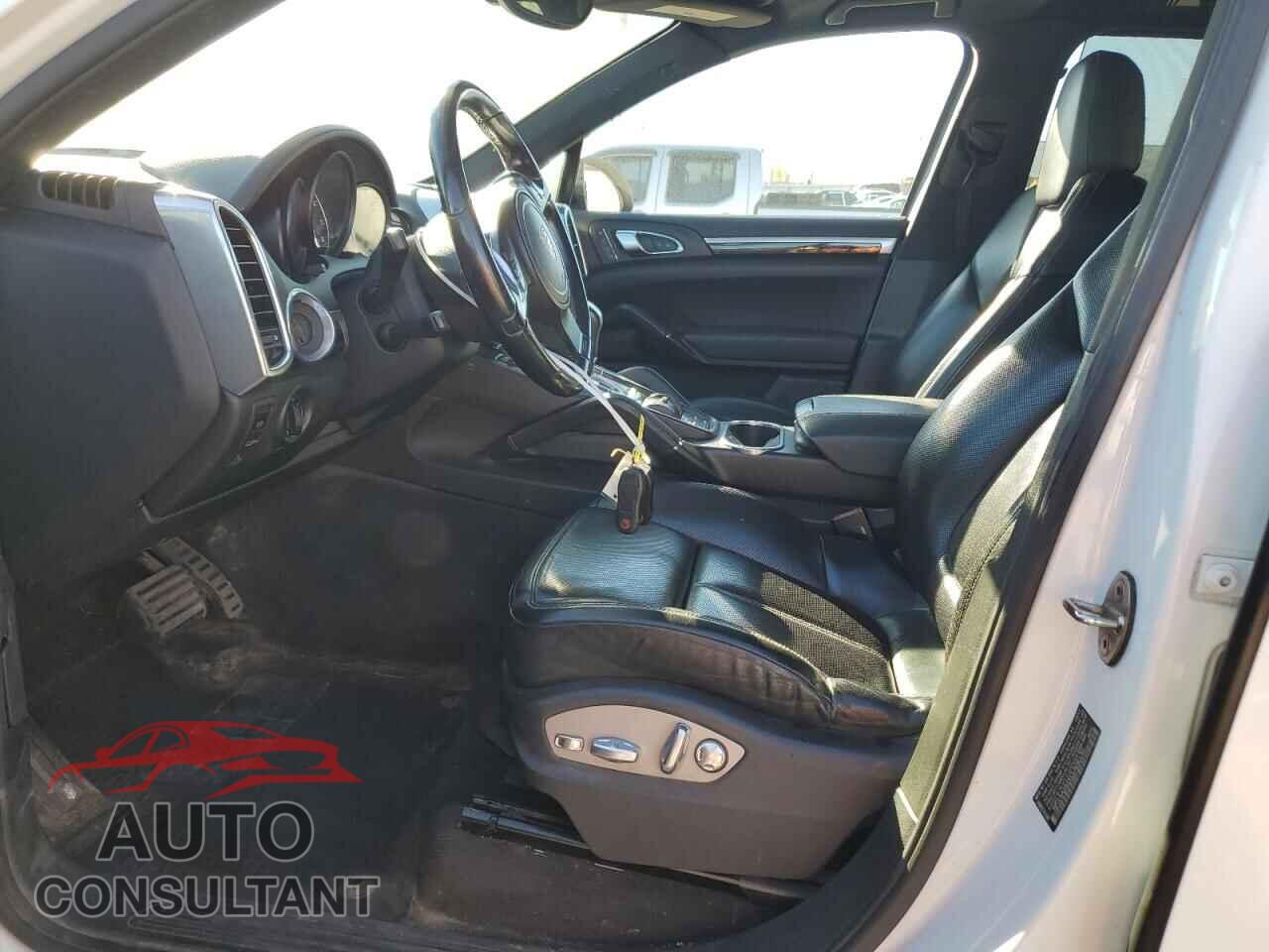 PORSCHE CAYENNE 2012 - WP1AA2A2XCLA06130