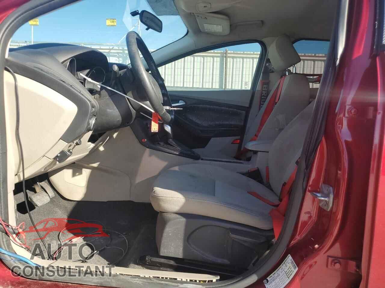 FORD FOCUS 2016 - 1FADP3K26GL388623