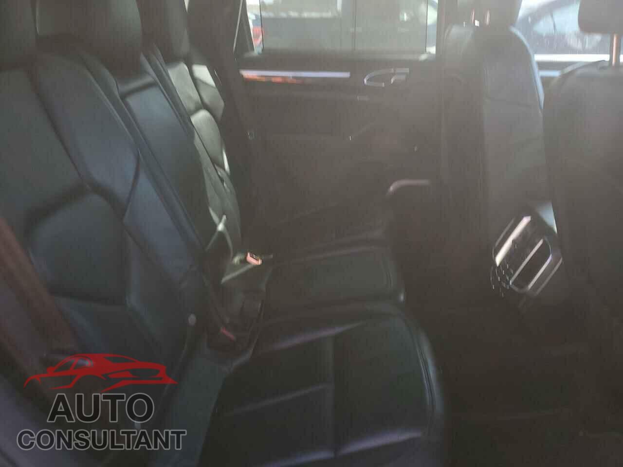 PORSCHE CAYENNE 2012 - WP1AC2A2XCLA83901
