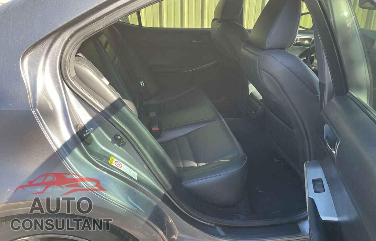 LEXUS IS 2014 - JTHBF1D29E5010477
