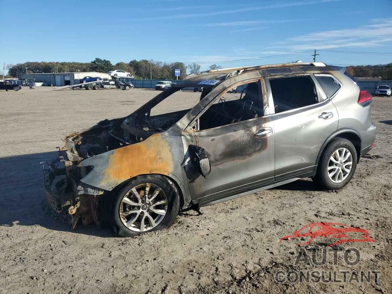 NISSAN ROGUE 2017 - KNMAT2MV2HP604696